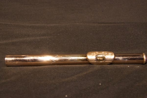 Full view of Jeff Weissman gold-plated silver flute headjoint with engraved lip plate