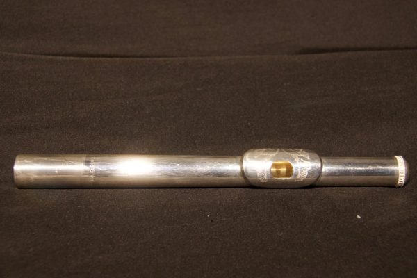Full view of Jeff Weissman solid silver flute headjoint with alternate engraved lip plate